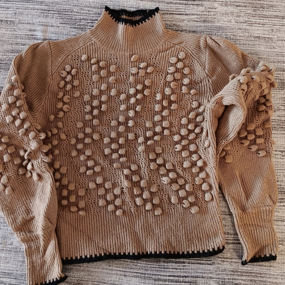 Bcbgmaxazaria womans size small popcorn sweater